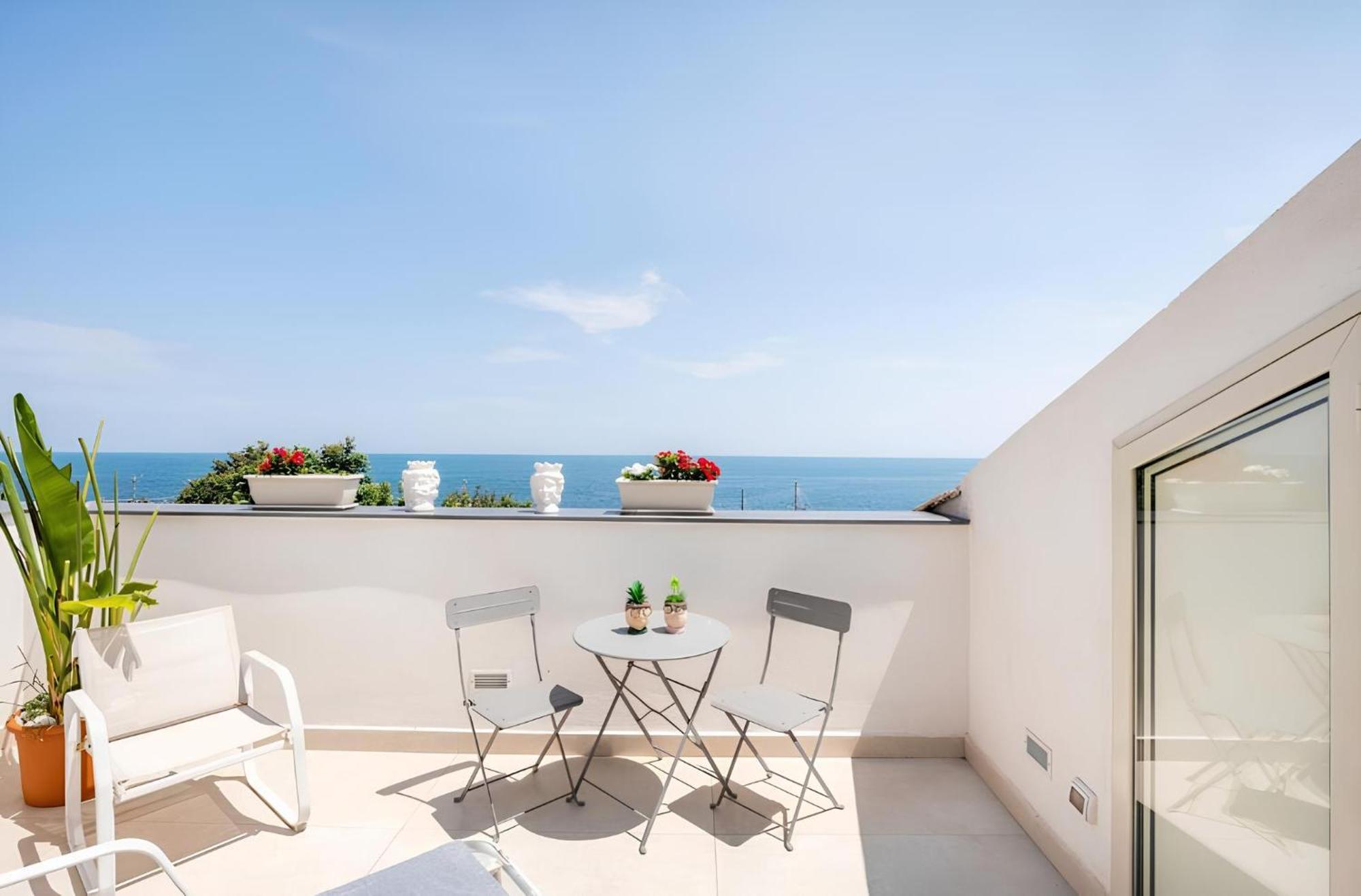 Mare Damuri Con Terrazza Vista Mare Apartment Catania Bagian luar foto